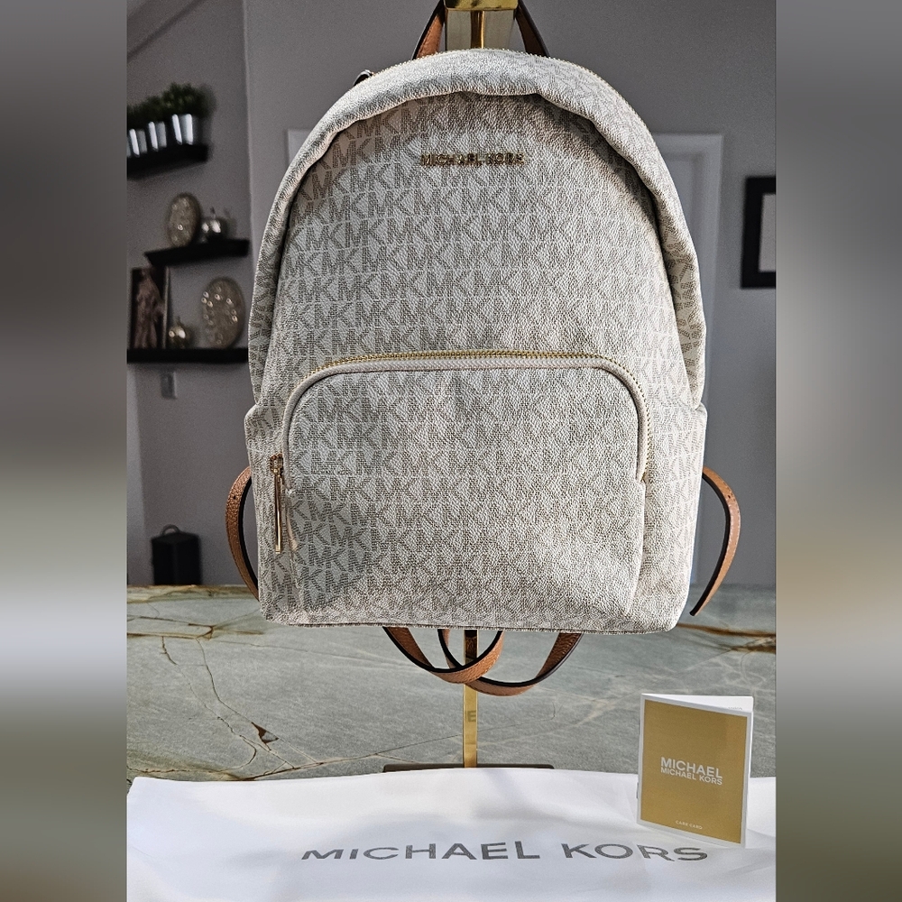 NWT Michael Kors Abbey MK Signature Backpack Vanilla Brown Gold - Picture 4 of 15
